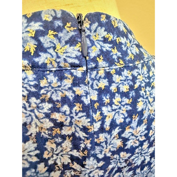 Michael Kors Blue & Gold Zipper Mock Neck Keyhole Flowered Shirt Womens Sz Large - Picture 5 of 11